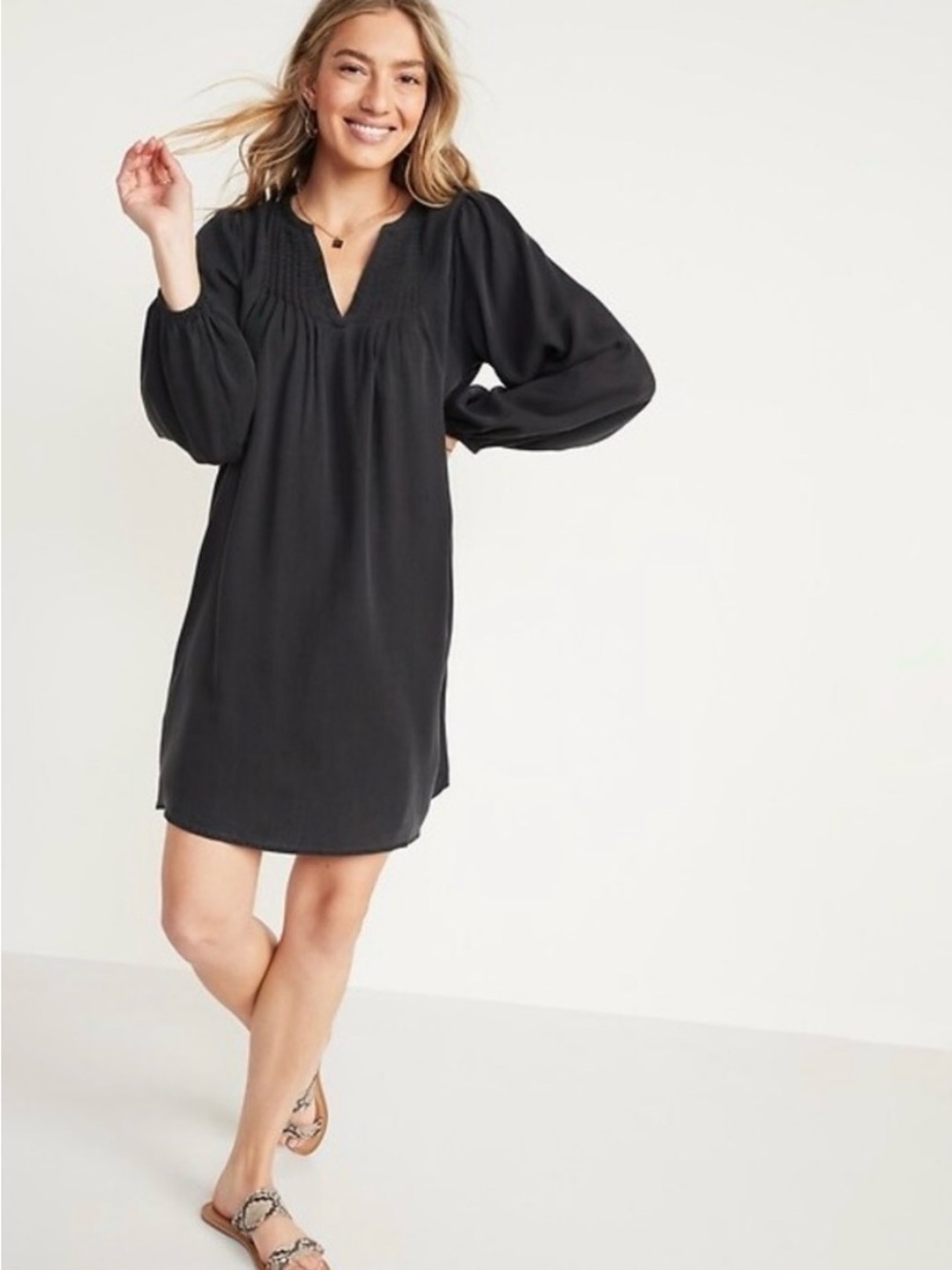 Old Navy Black Long Sleeve V-Neck Pintuck Shift Dress